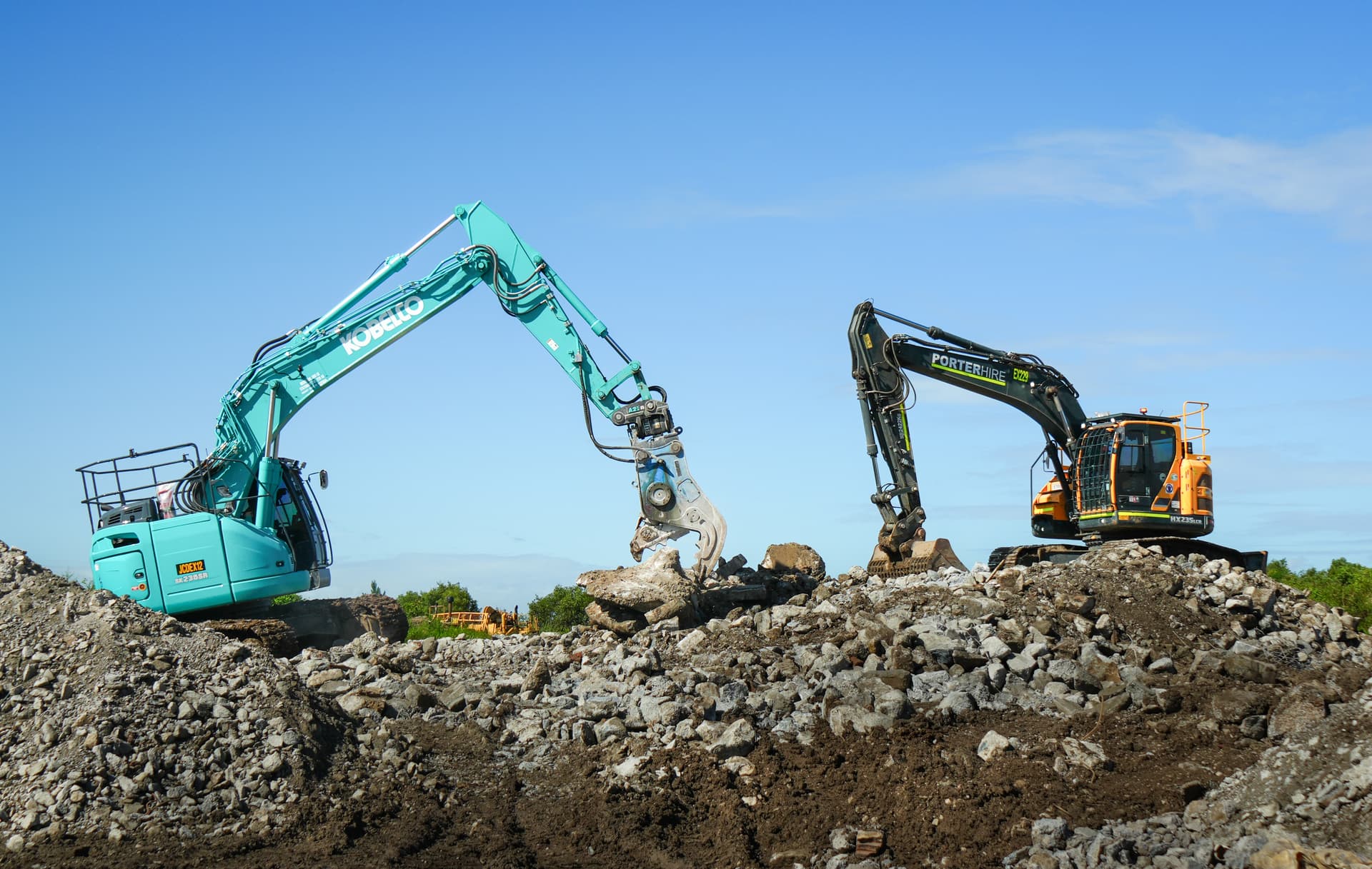 Definitive Contracting mobile workshop servicing heavy plant across Sydney and the Gold Coast