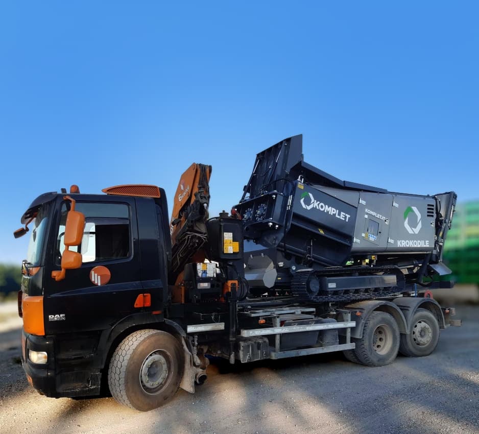 Plant plus operator, ready to work